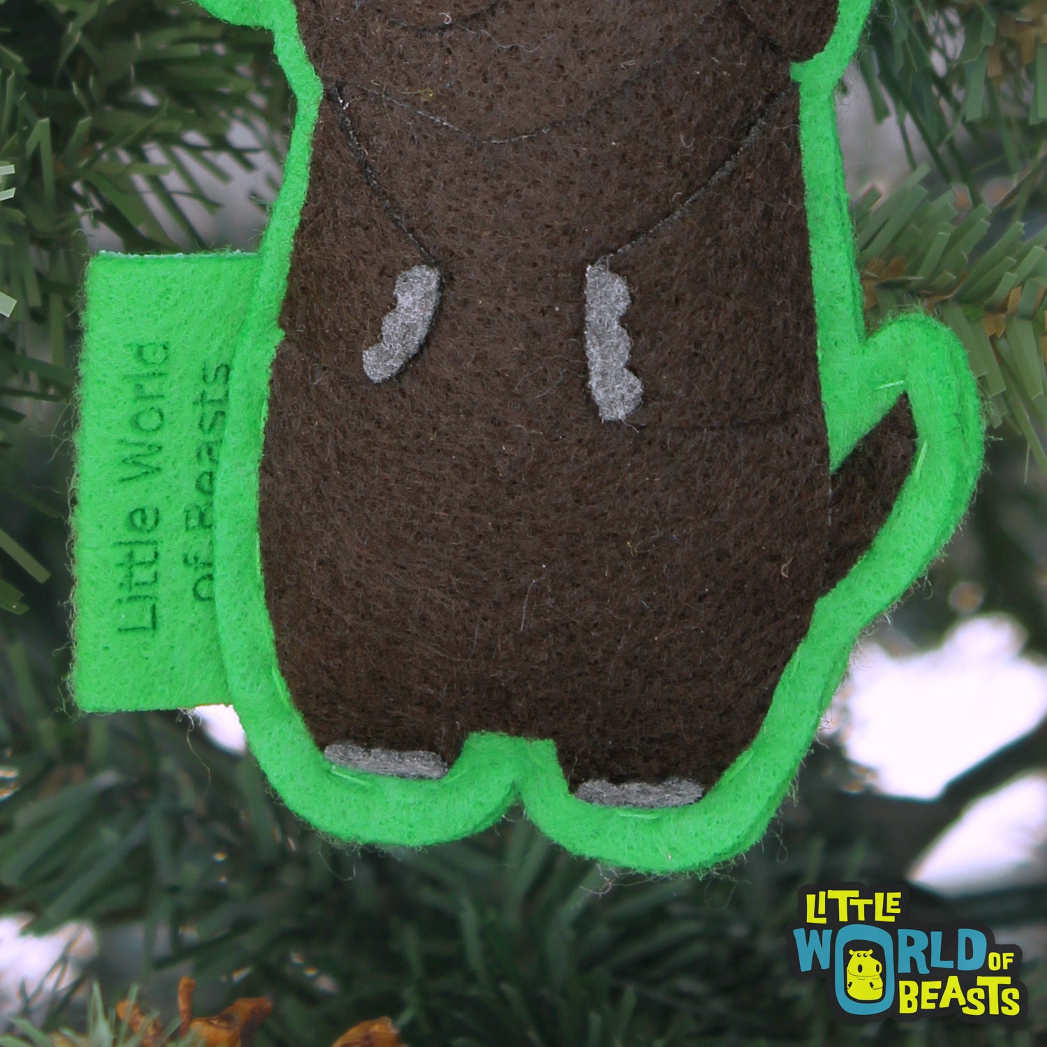 Chocolate Lab - Dog Bree Christmas Ornament 